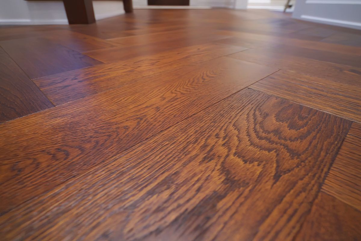 Hybrid Flooring vs Timber Flooring: Which One is Right for You?